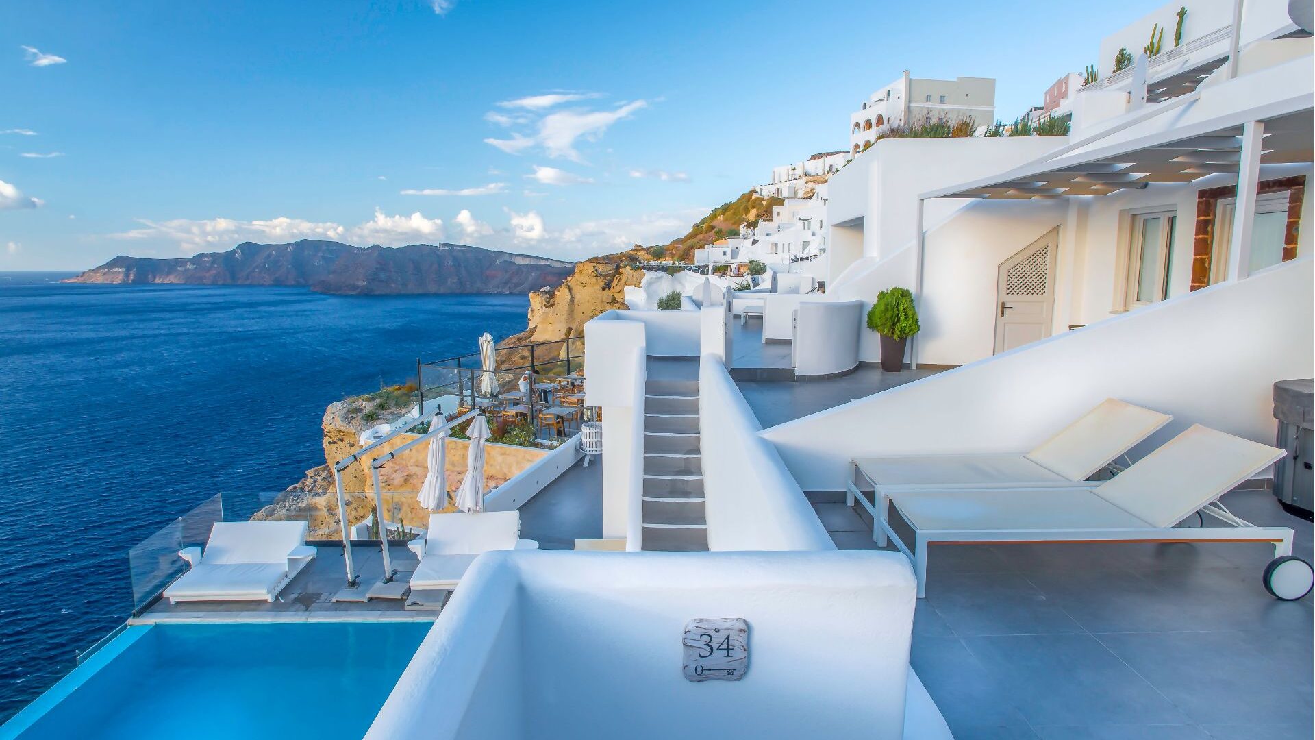 Santorini Secret Suites and Spa